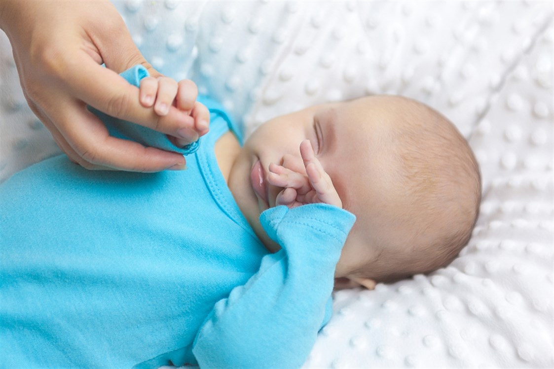 مساعدة الرضيع على النوم